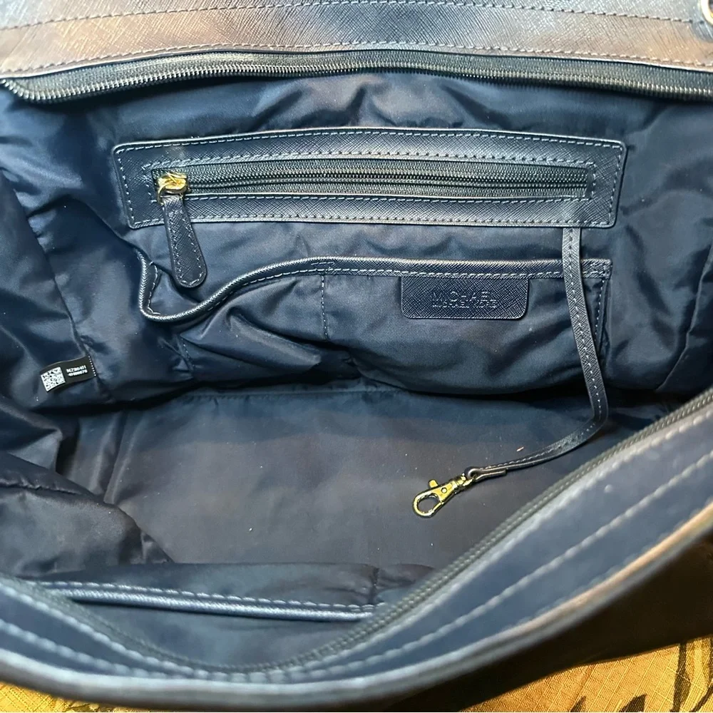 Large Michael Kors Tote - Nylon & Leather - Navy Blue - EUC - Shoulder Purse - Picture 11 of 13